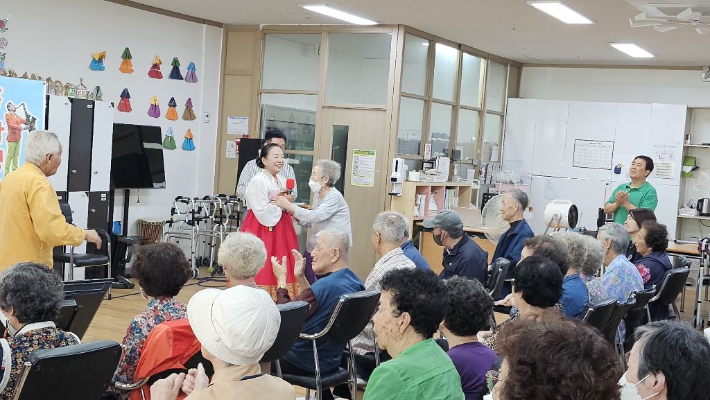 /user/t/thejoeuncare/editor/2512/a9c398386a3f4f4e2790d0405dac7c67_1766836132_0696.jpg 이미지크게보기